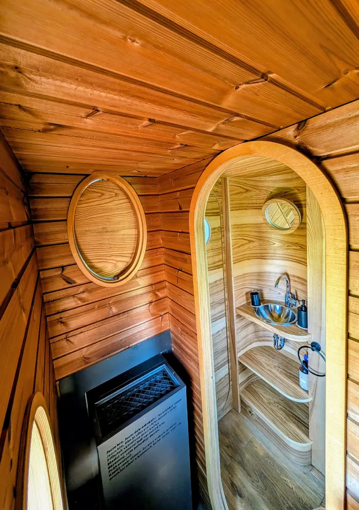 Finská sauna v glamping ubytování Na Malém Háji