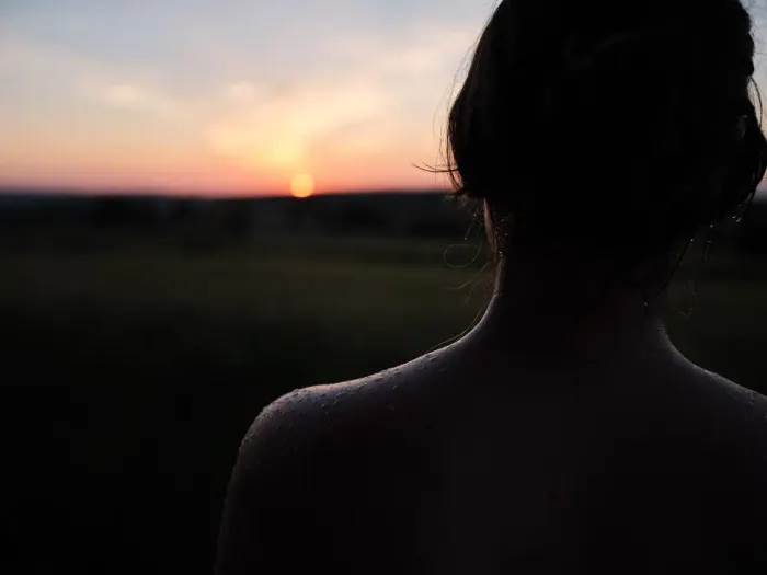 Západ slunce u glamping ubytování Na Malém Háji