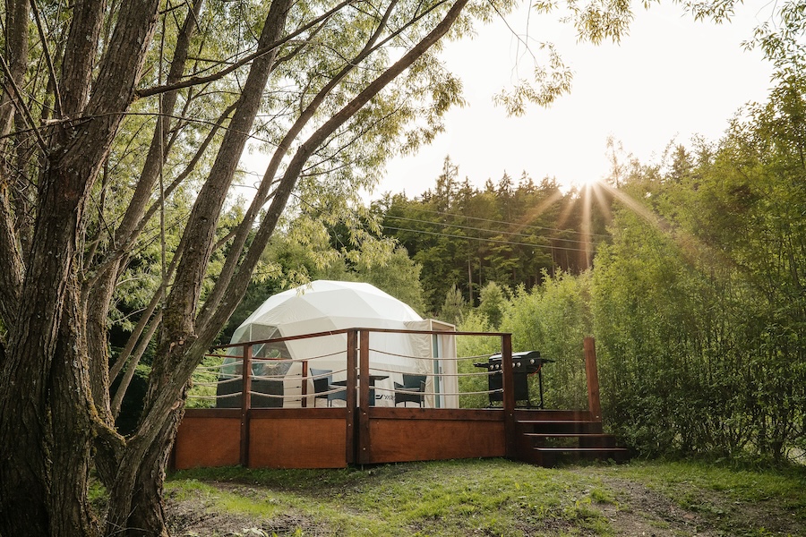 Glamping Lužec – průhledná kupole pro pozorování hvězd
