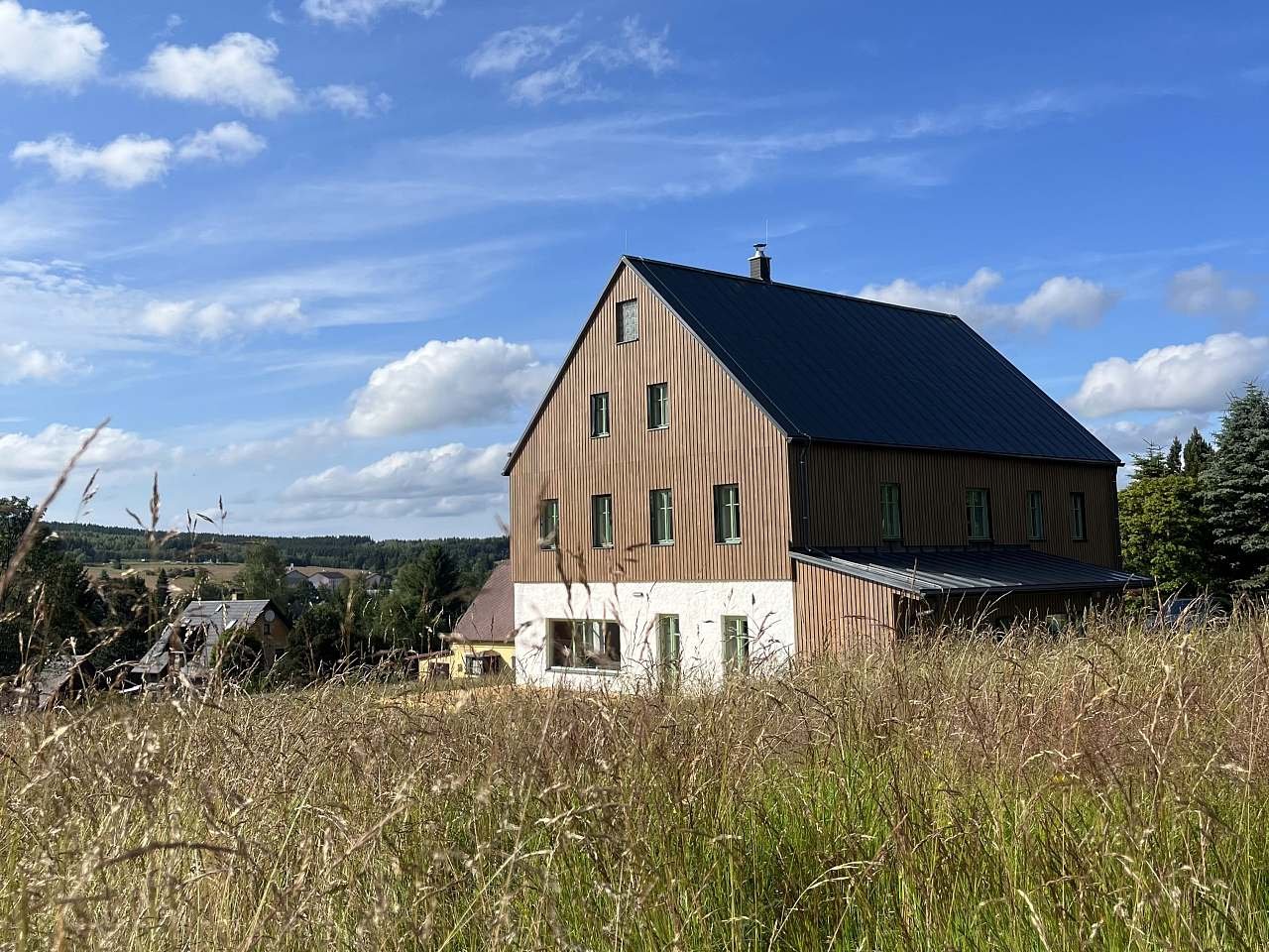 Chata Konírna v Kovářské – prostorné ubytování pro velké skupiny