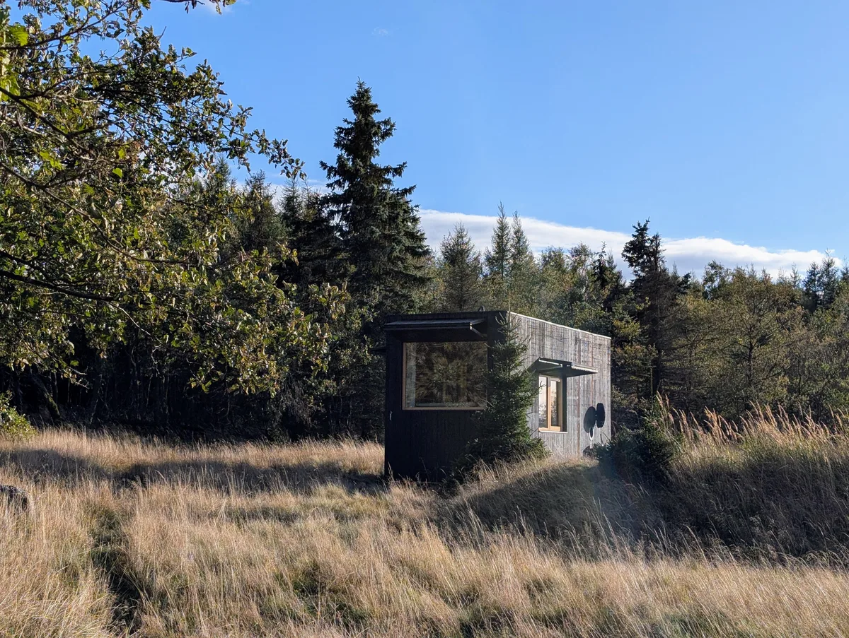 Tiny house U Lesa na kraji lesa za slunečného dne